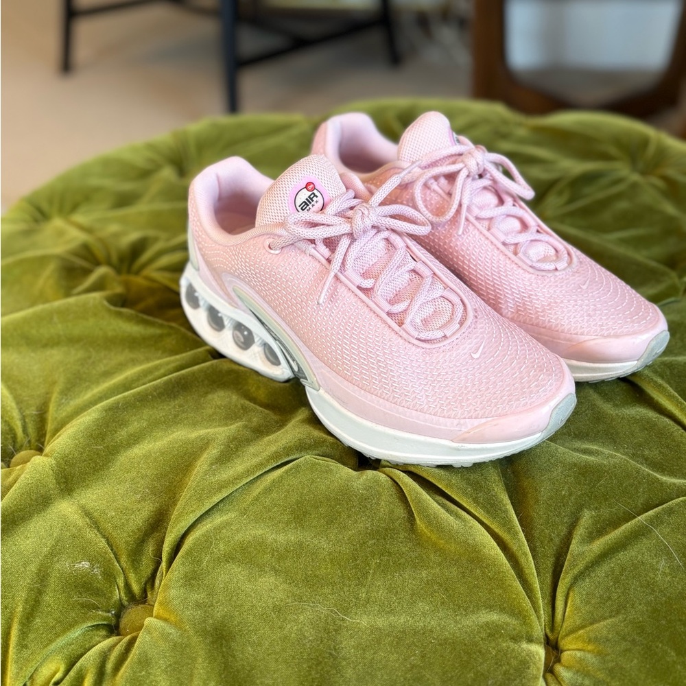 Nike Women's Pink Athletic Sneakers